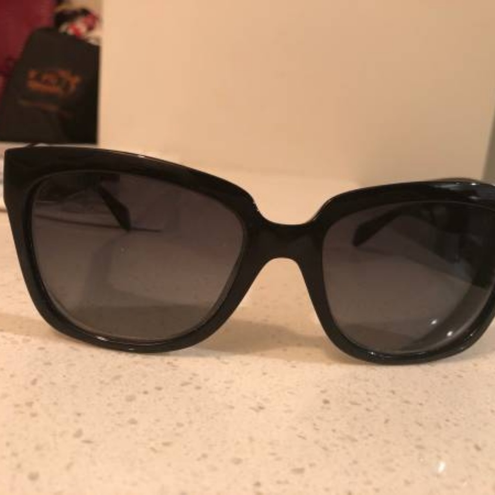 PRADA sunglasses - Picture 5 of 5